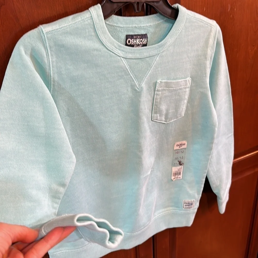 Never worn Oshkosh sweat shirt for boy size 10-12